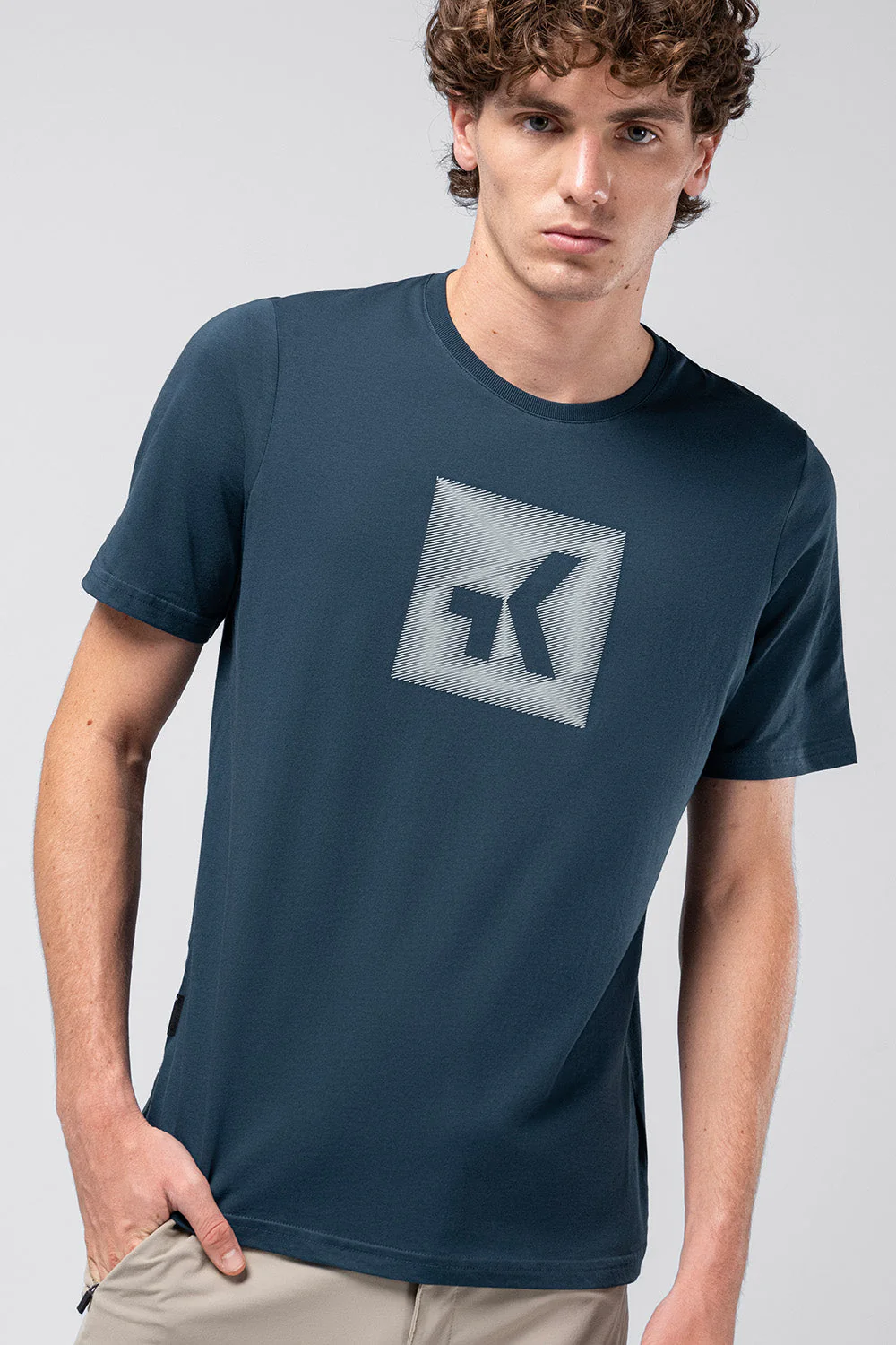 CAMISETA-MANGA-CORTA-OVERLINES-2.0-MEN-SPELLBOUND-2.webp