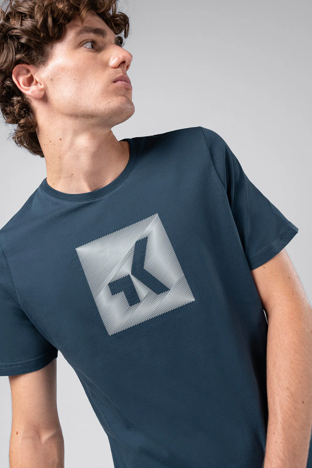 CAMISETA-MANGA-CORTA-OVERLINES-2.0-UNISEX-SPELLBOUND-3.webp