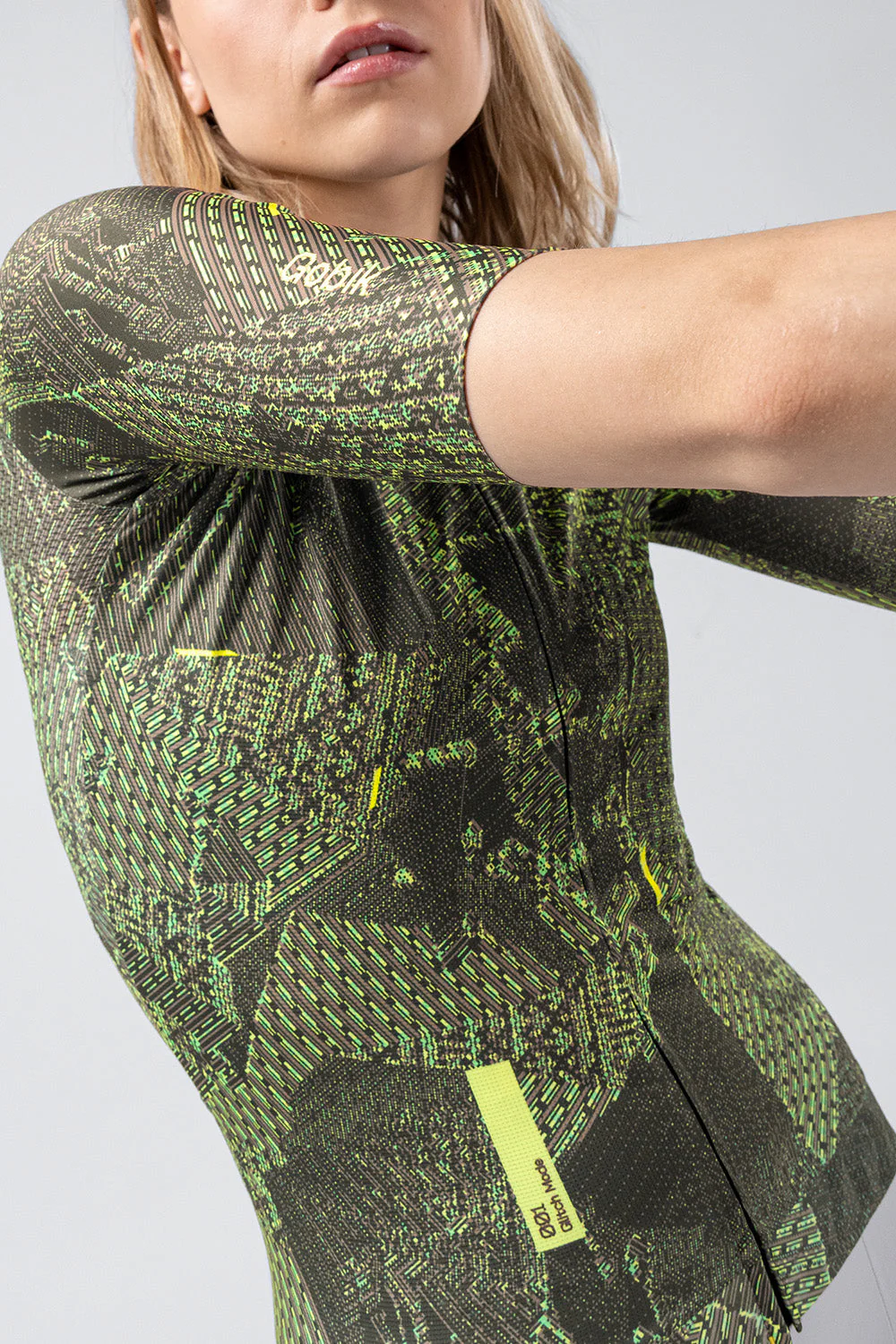 short-sleeve-jersey-cx-pro-4-0-women-bug-preorder-warm26-02_af6b57aa-891b-48ce-bd10-e9b9b0c99b5b.webp