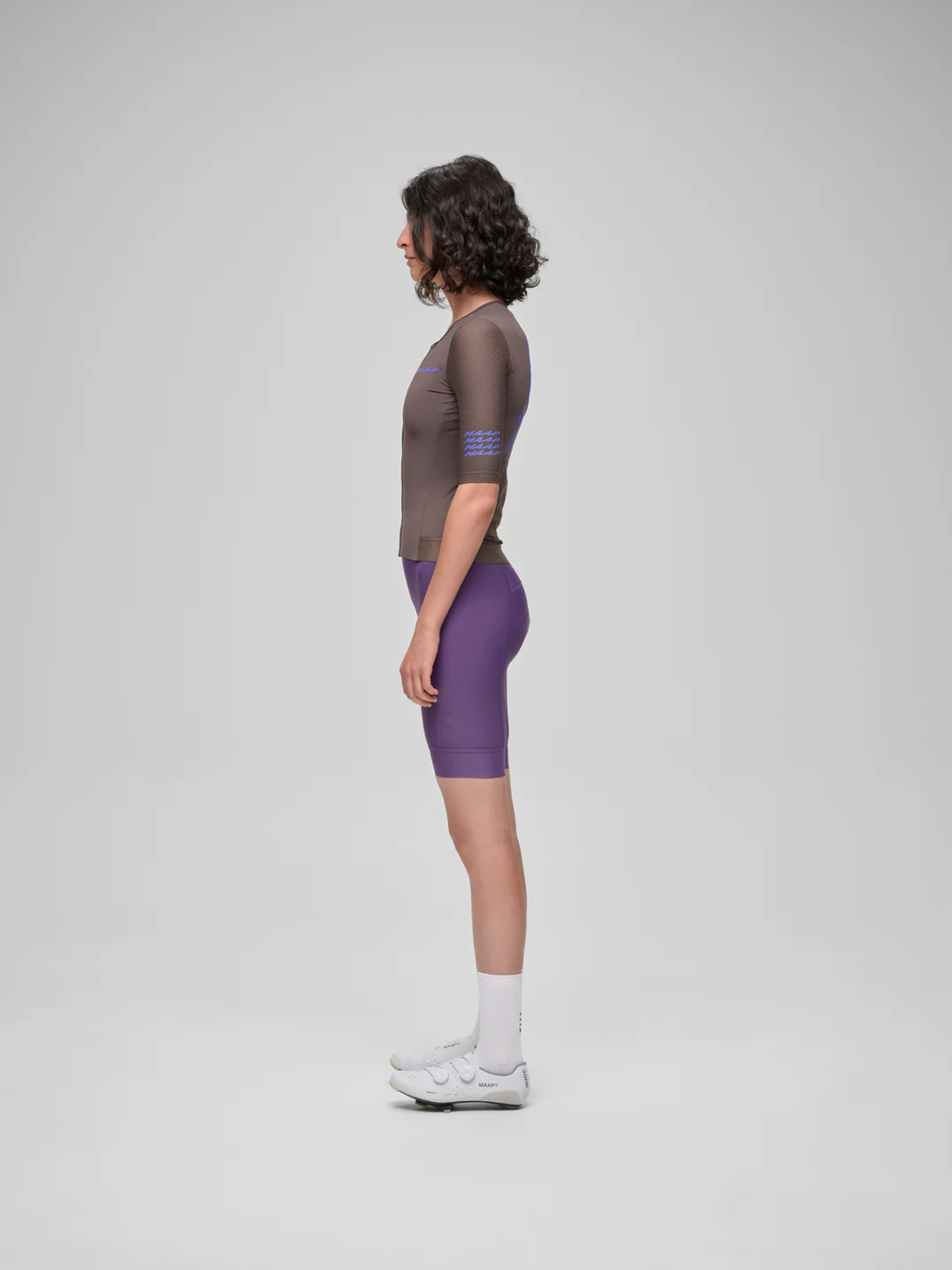 MPWJE252826_BNUM.Women_27sEmergeJersey_PDP_02.webp