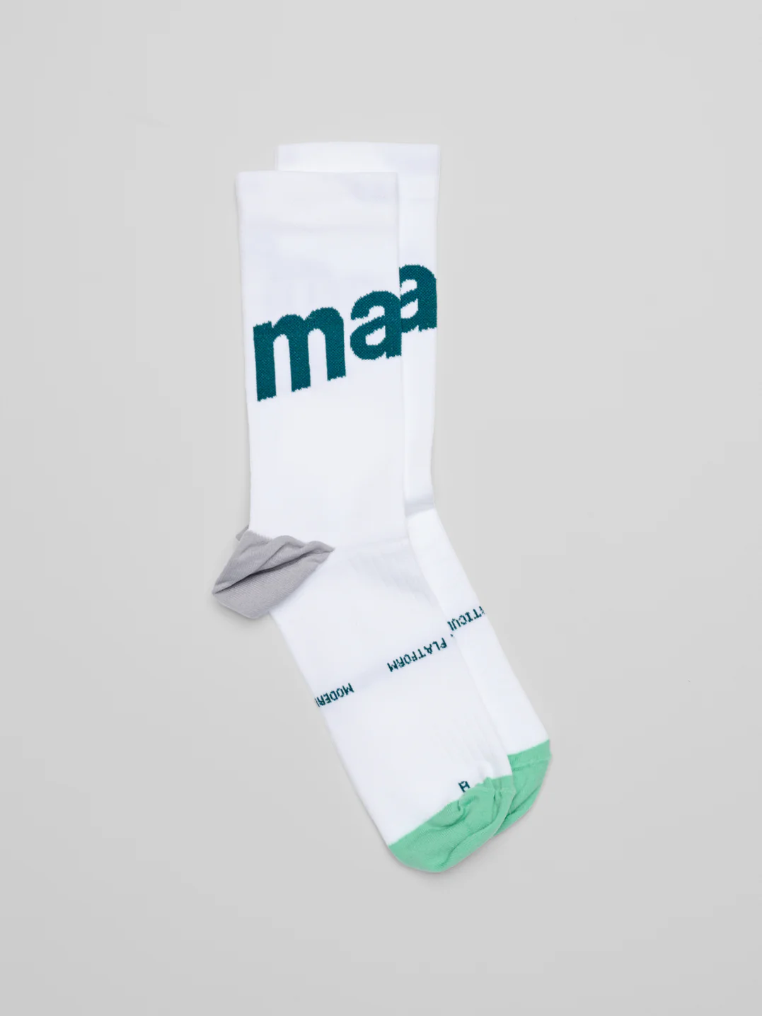 MAUSO261026_WHIT.TrainingSock_PDP_02.webp