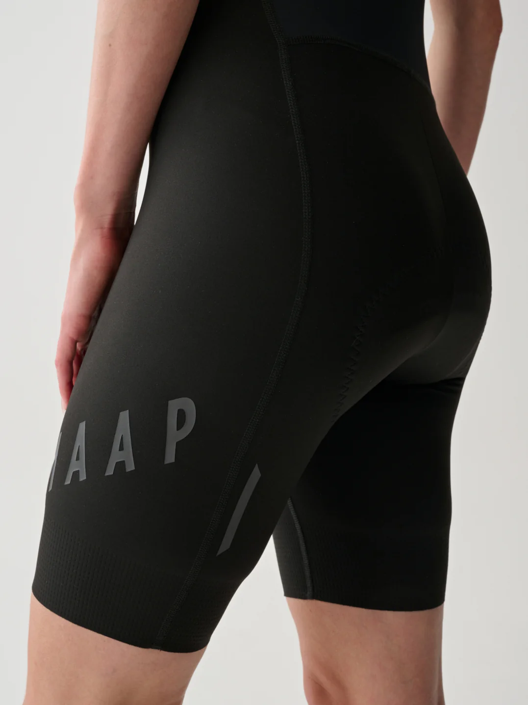 MPWBS250125_BKBK.Women_27s_20Aeon_20Bib_20Short_PDP_05.webp