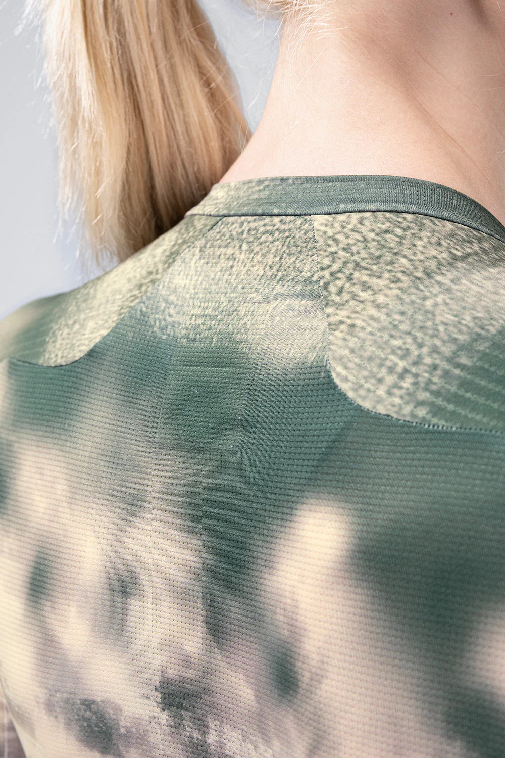 short-sleeve-jersey-reactive-unisex-bush-08.webp