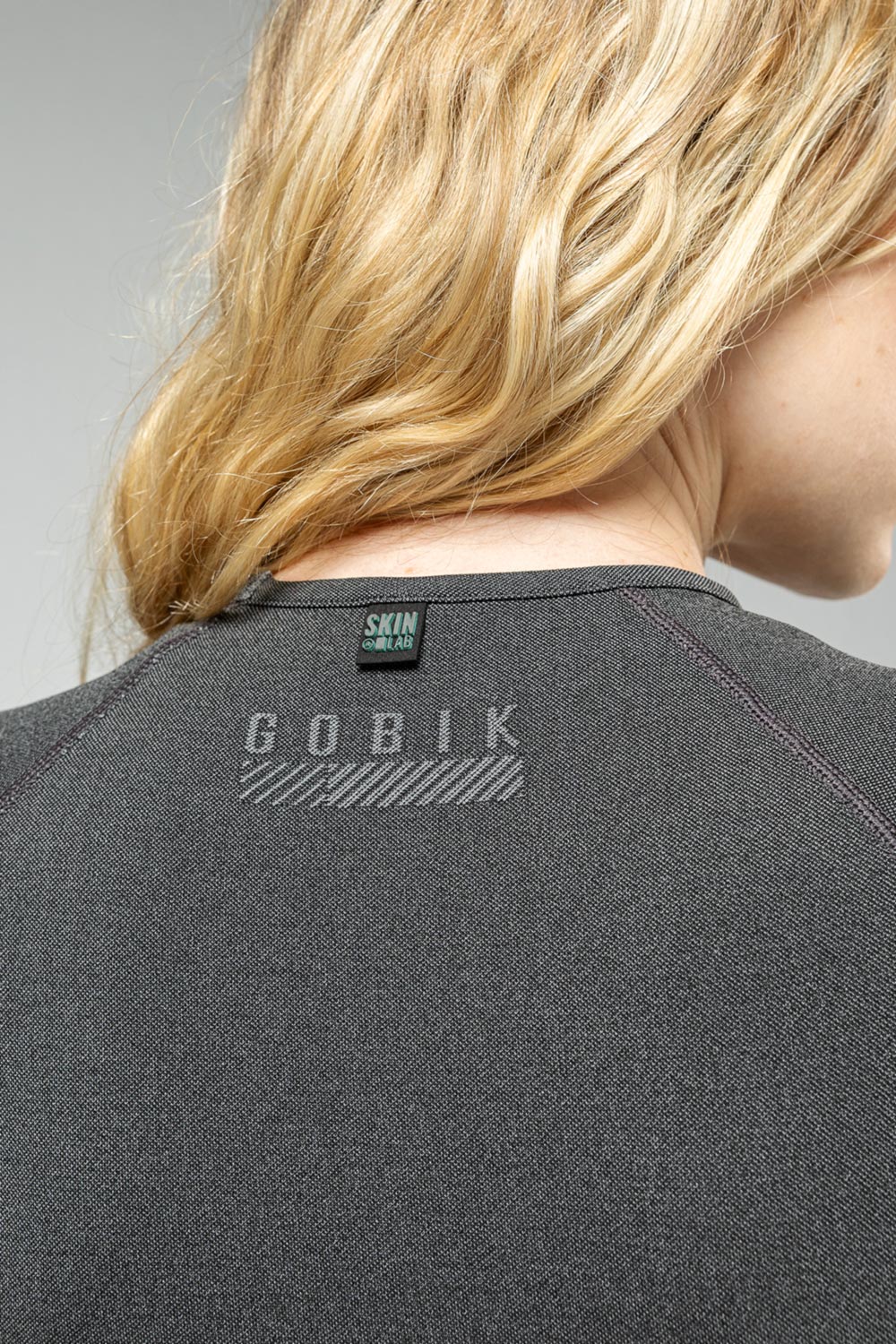 CAMISETA-INTERIOR-MANGA-CORTA-LIMBER-SKIN-MUJER-BASALT-7_b67f4e84-d31a-44f1-96fa-98f6b9e22e96.jpg