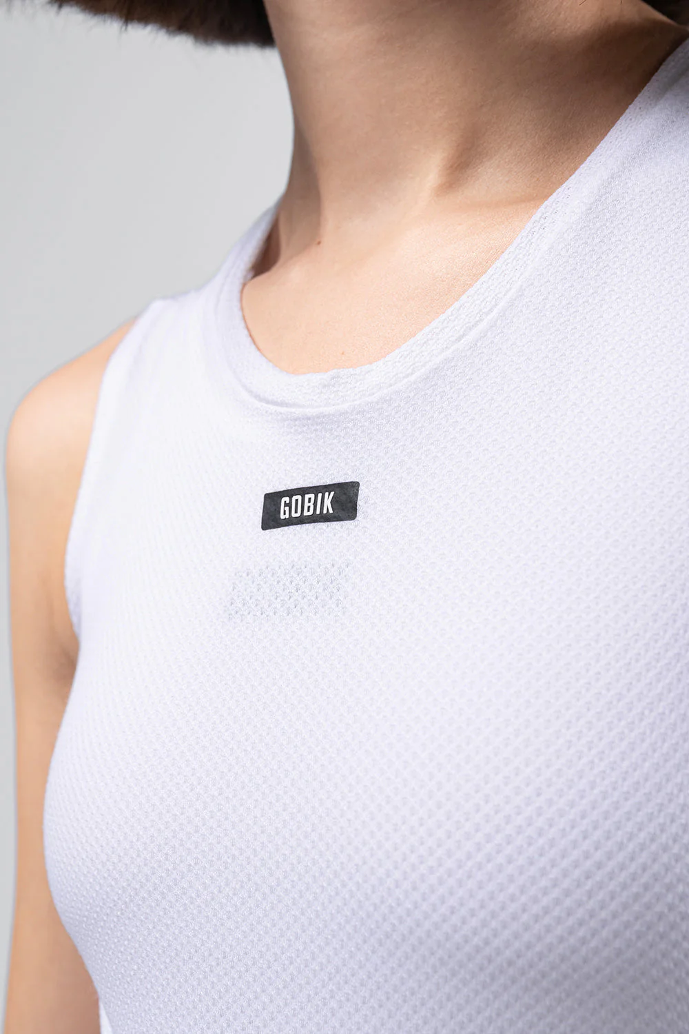sleeveless-baselayer-cell-skin-women-hakuba-03.webp
