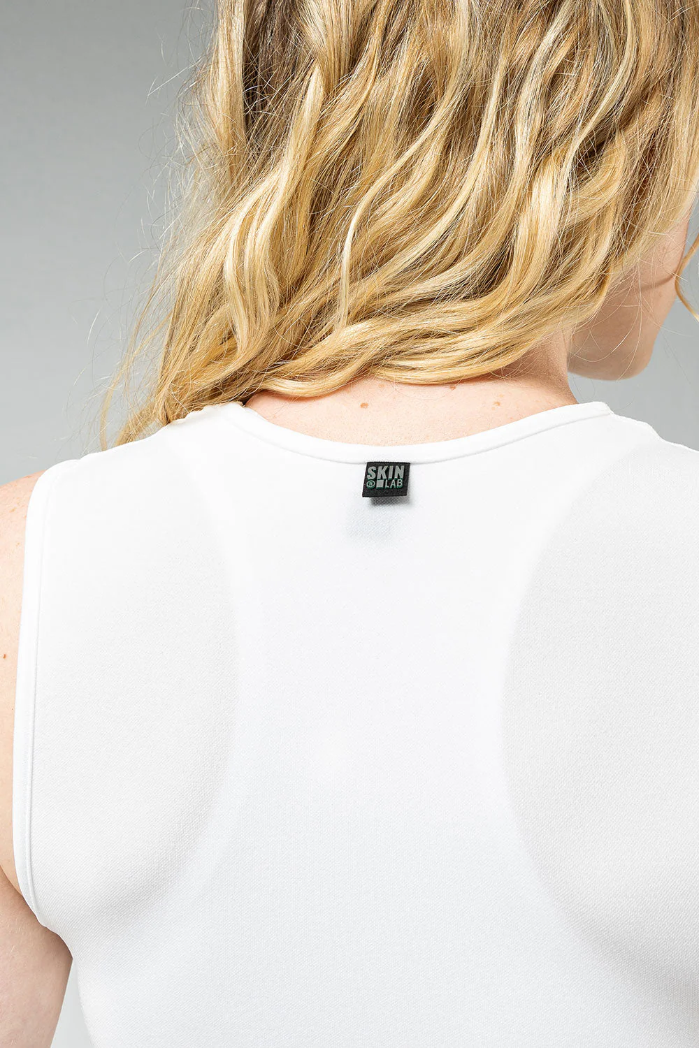 CAMISETA-INTERIOR-SIN-MANGAS-LIMBER-SKIN-MUJER-ICELANDIC-4_fa2fe99e-4b6c-4eda-9ec9-bd737a6fd1f3.webp