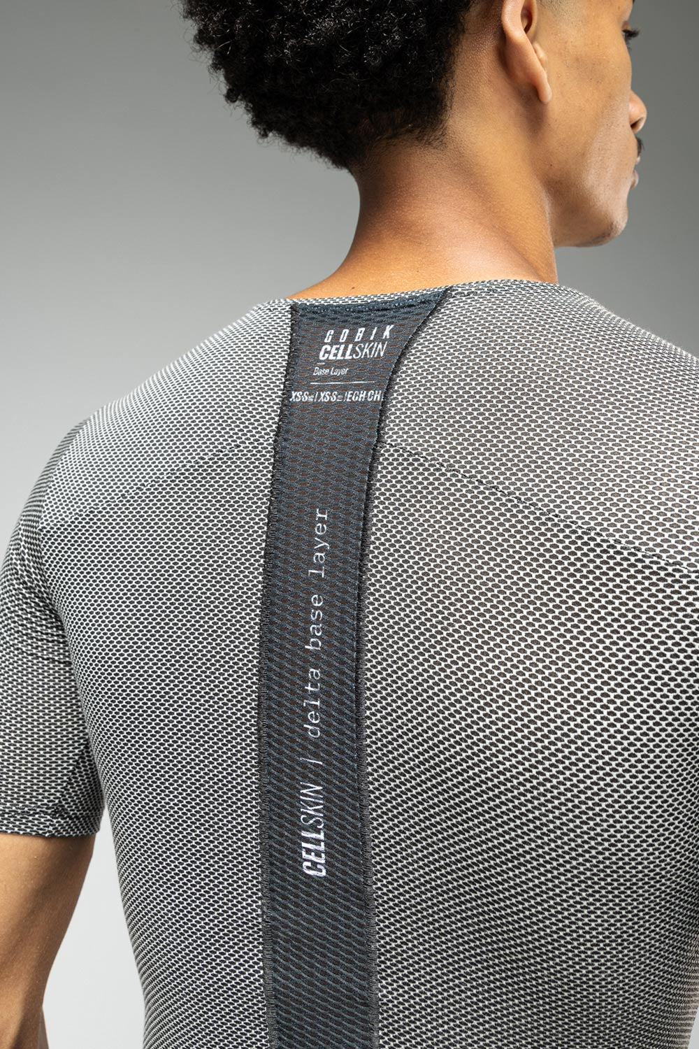 CAMISETA-INTERIOR-MANGA-CORTA-CELL-SKIN-HOMBRE-GREYBLACK-6_5a63cf86-1052-496a-9c5d-3e5086383e51.jpg