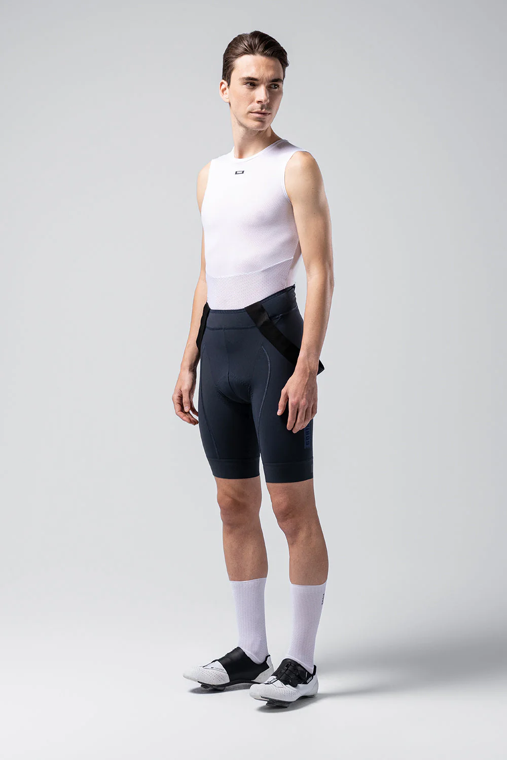 sleeveless-baselayer-cell-skin-men-hakuba-02.webp