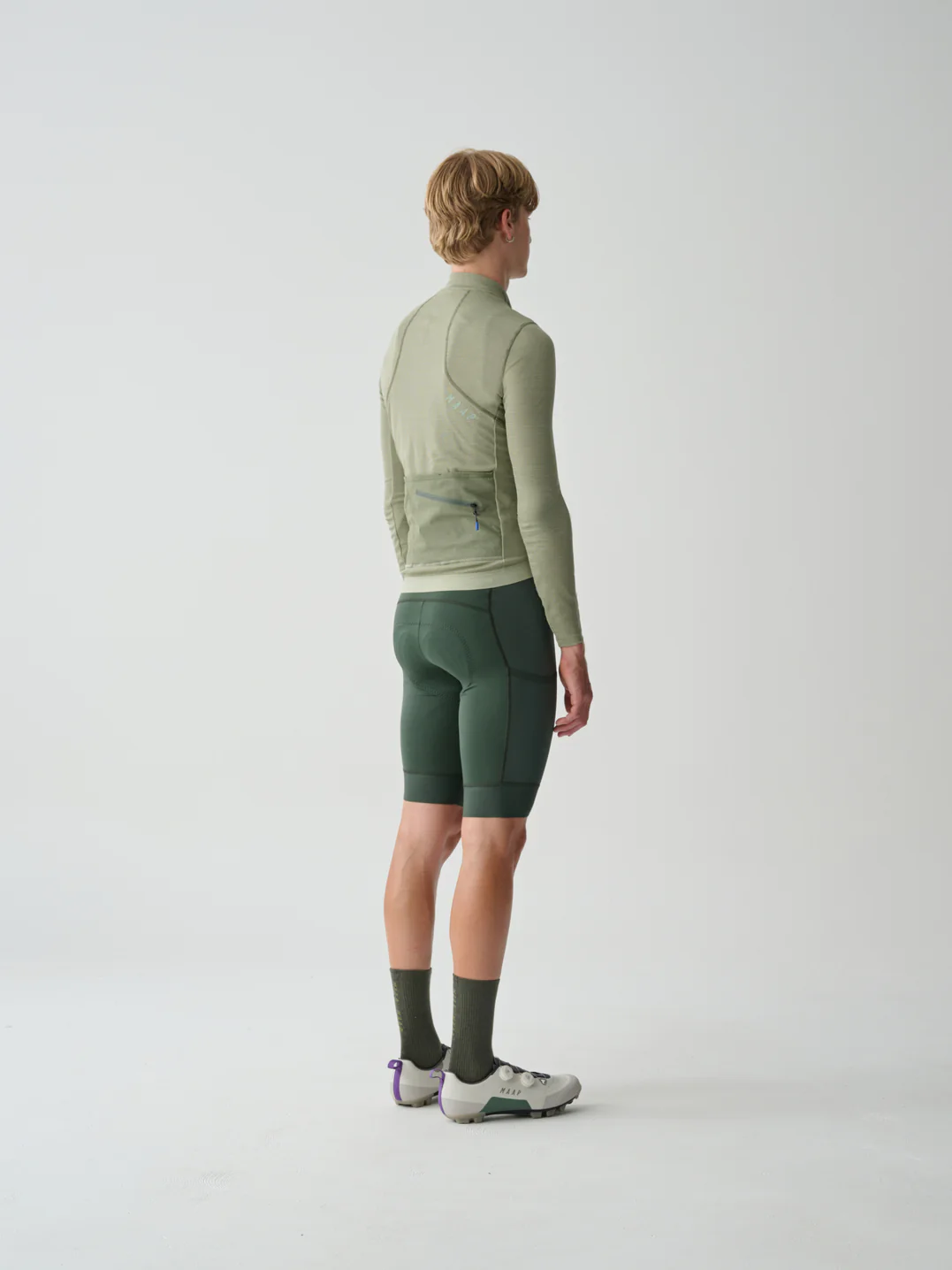 MPMJE241425_TEAA.Alt_Road_20LS_20Jersey_20Tea_PDP_03.webp