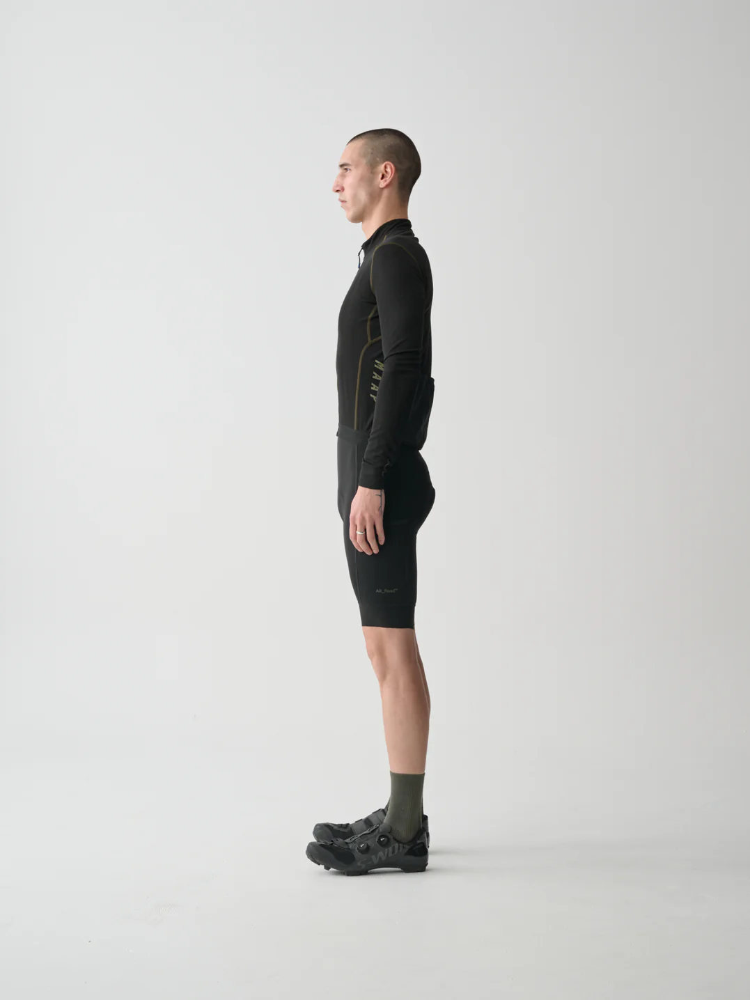 MPMJE241424_BLAK.Alt_20Road_20LS_20Jersey_Black_PDP_03.webp