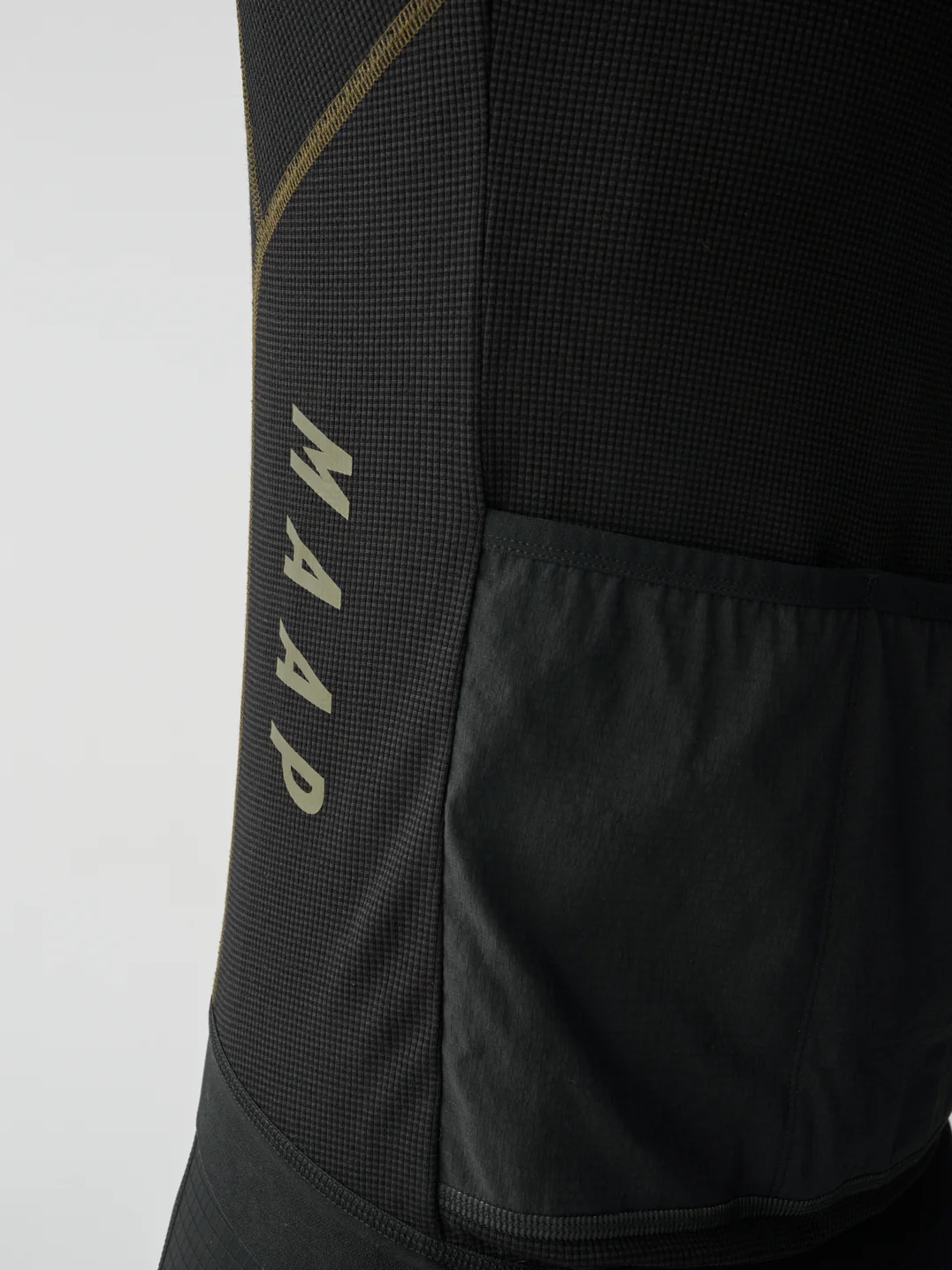 MPMJE241424_BLAK.Alt_20Road_20LS_20Jersey_Black_PDP_04.webp