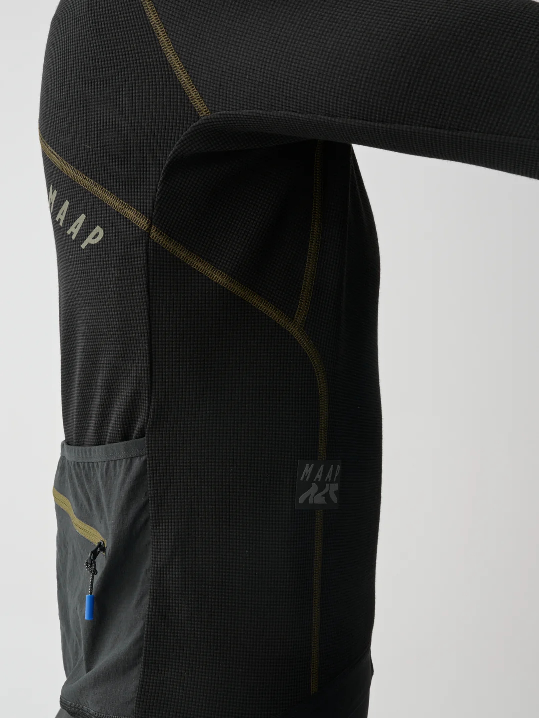 MPMJE241424_BLAK.Alt_20Road_20LS_20Jersey_Black_PDP_05.webp