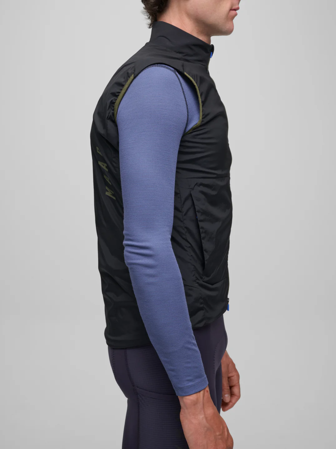 MPMVE240226_BKBK.Alt_Road_20Insulated_20Vest_PDP_03.webp