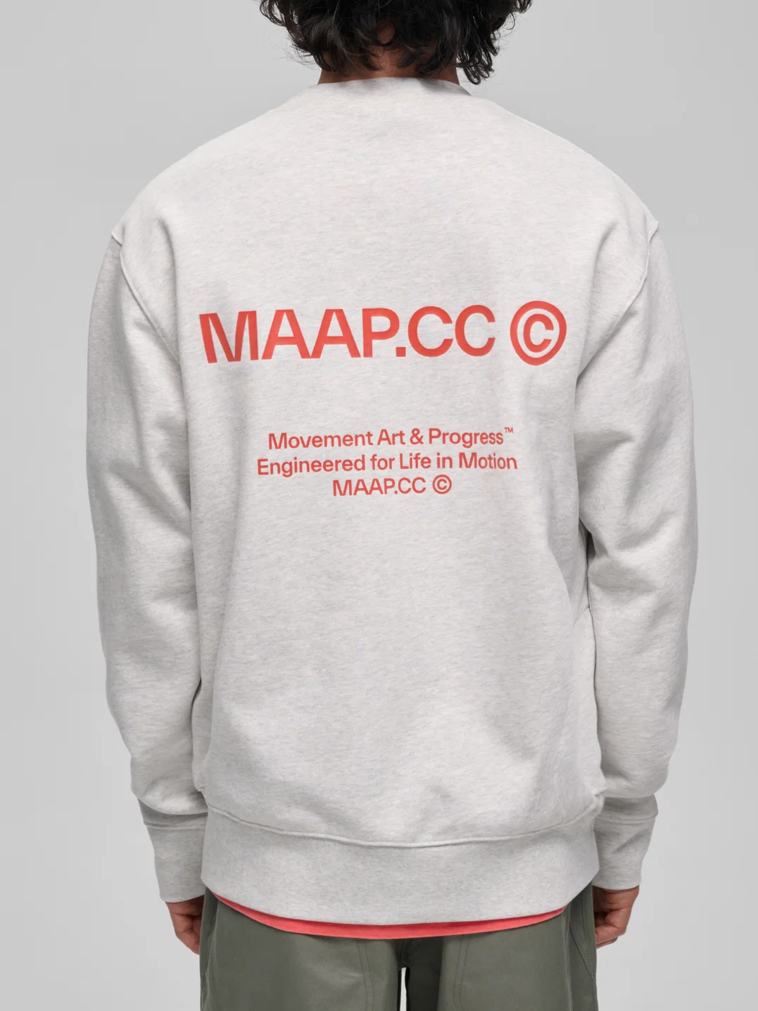 MPMTO252226_LGYM.EssentialsCCCrew_PDP_04.webp