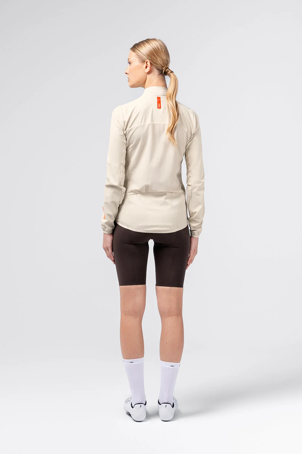10-05-011-003-rain-jacket-long-sleeve-selkie-2-0-women-paper-4.webp