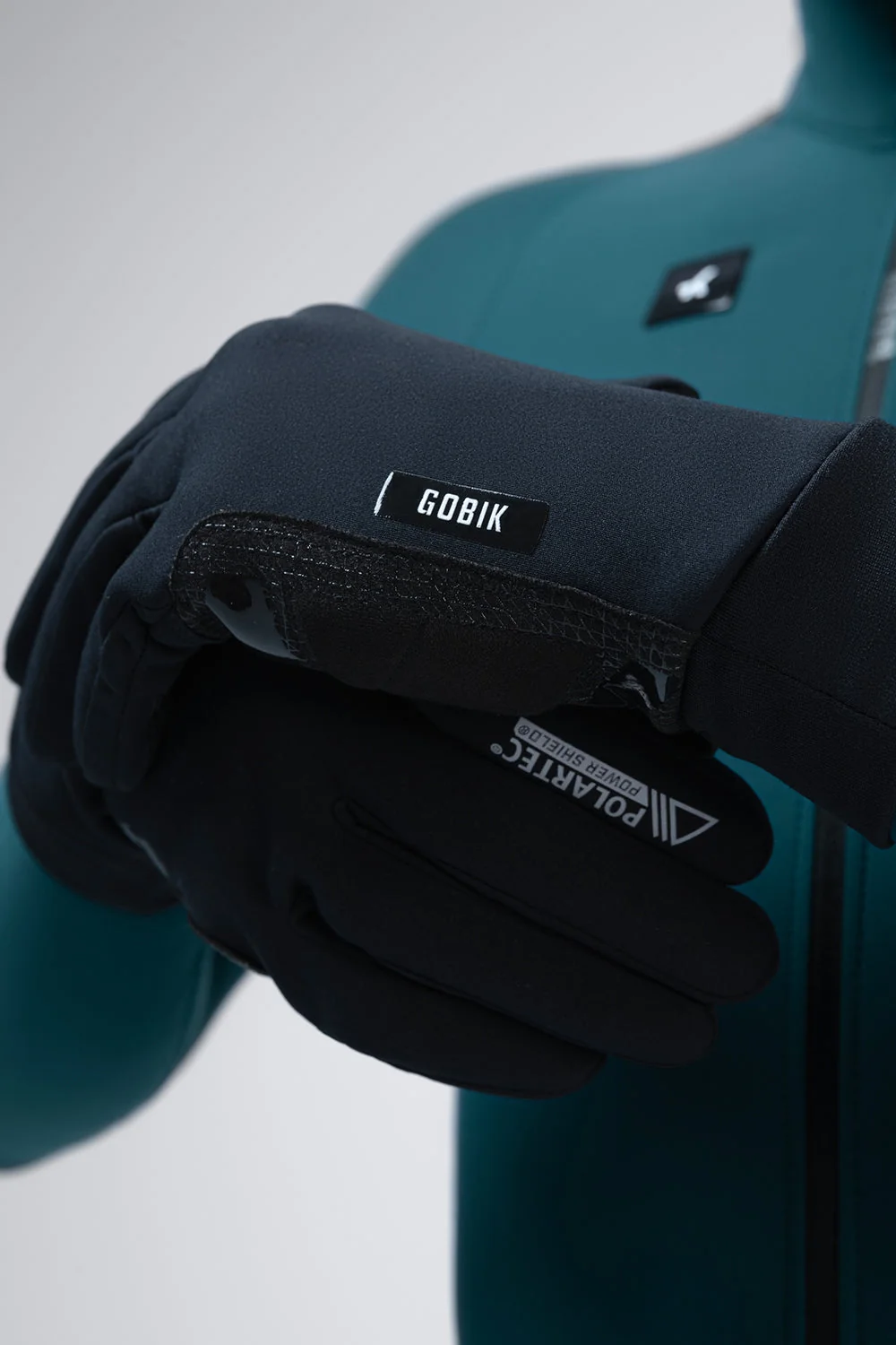 light-thermal-glove-polartec-bora-2-0-unisex-true-black-4.webp