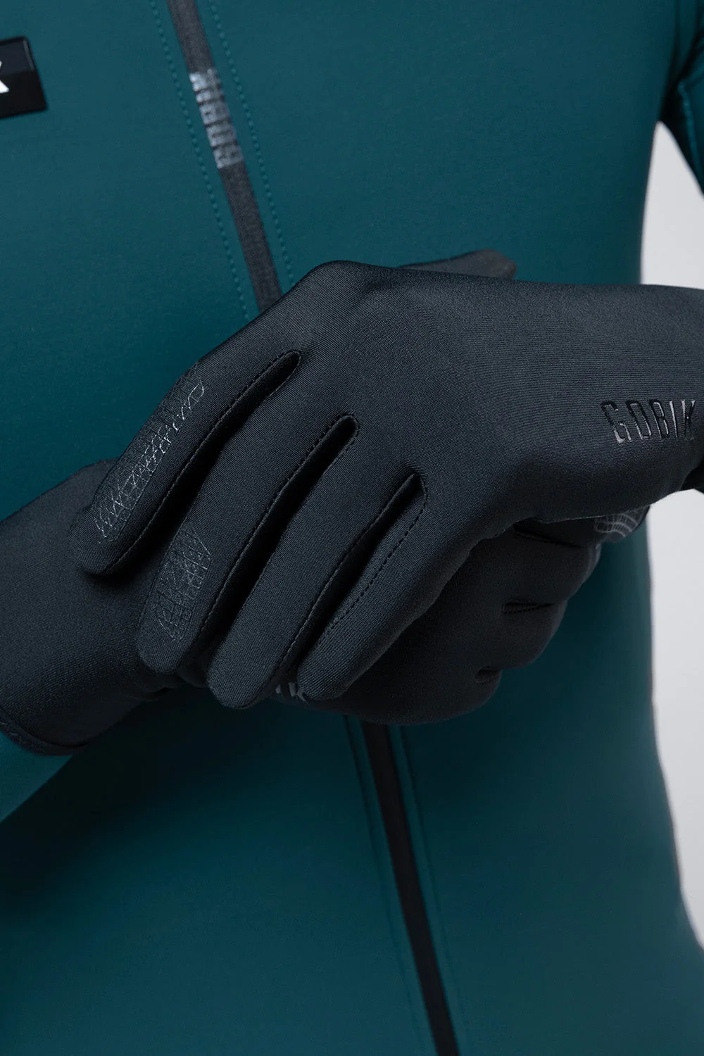 ight-thermal-gloves-finder-2-0-unisex-true-black-2.webp