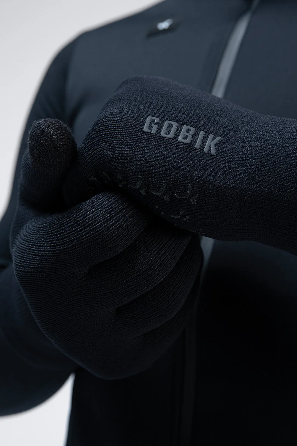 light-thermal-glove-hyperguard-unisex-true-black-4.webp