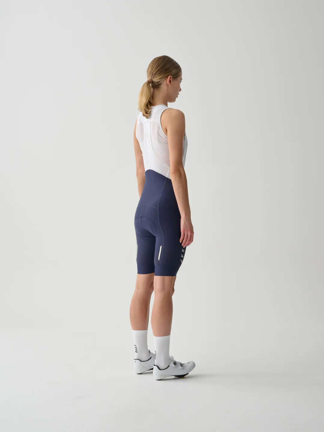 MAP-WAB053_NVYWHT.Women_s-Team-Bib-Evo_Navy_White_PDP_03.webp
